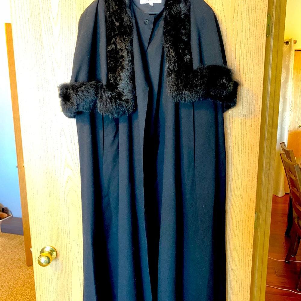 Vintage George Simonton black Wool Cape rabbit fur